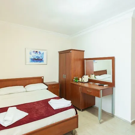 Palm Way Küçükkuyu