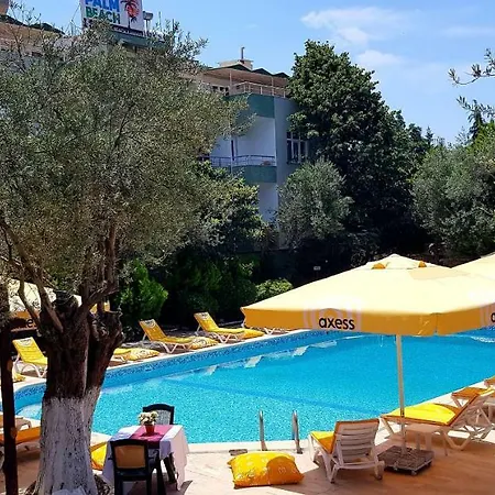 Hotel Palm Way *